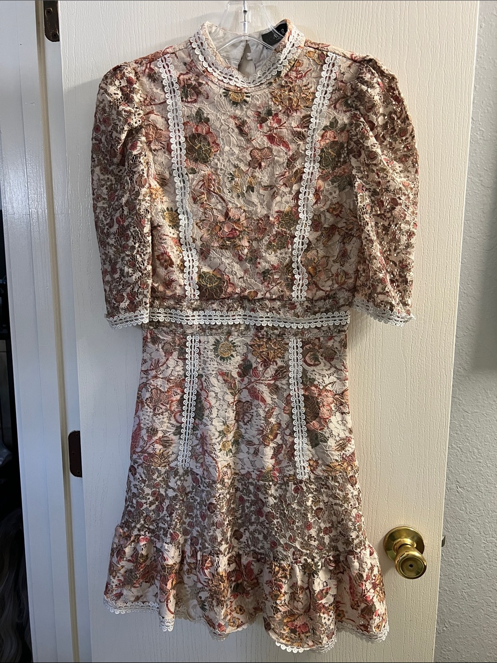 AKIRA Blush Pink Floral Lace Top